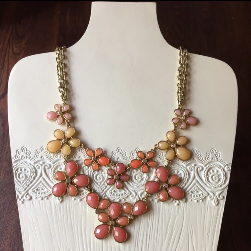 Statement necklace - Picture 2 of 9